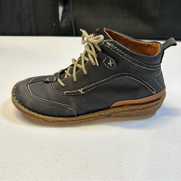 Josef Seibel Neele 52 Women’s size 38 (7.5-8 US) casual leather ankle boot - Picture 1 of 9